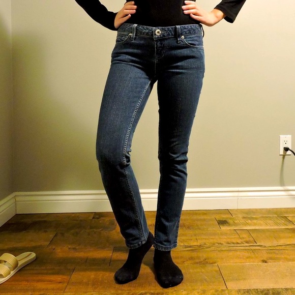 Guess Low-rise Foxy Skinny Jeans, Medium Wash, US Size 26 - Picture 5 of 12